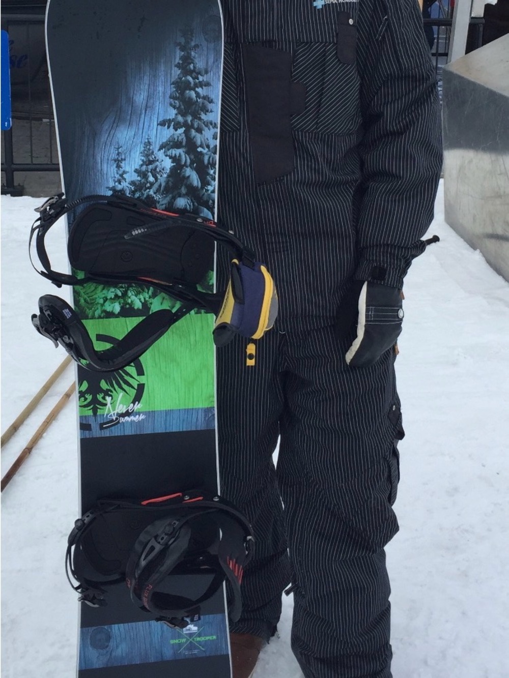 Men’s Navy and Light Blue Pinstripe Snowboarding Jacket and snow pants